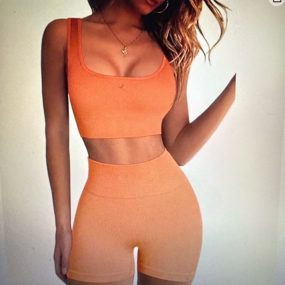 Peach / 🍑 Orange Ribbed Crop Top and Shorts Set